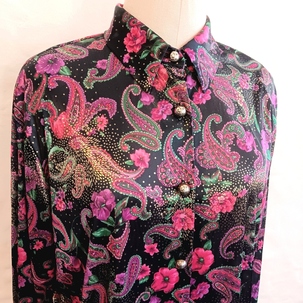 Vintage funky disco shirt. Slinky polyester. Medium. Silver Threads.